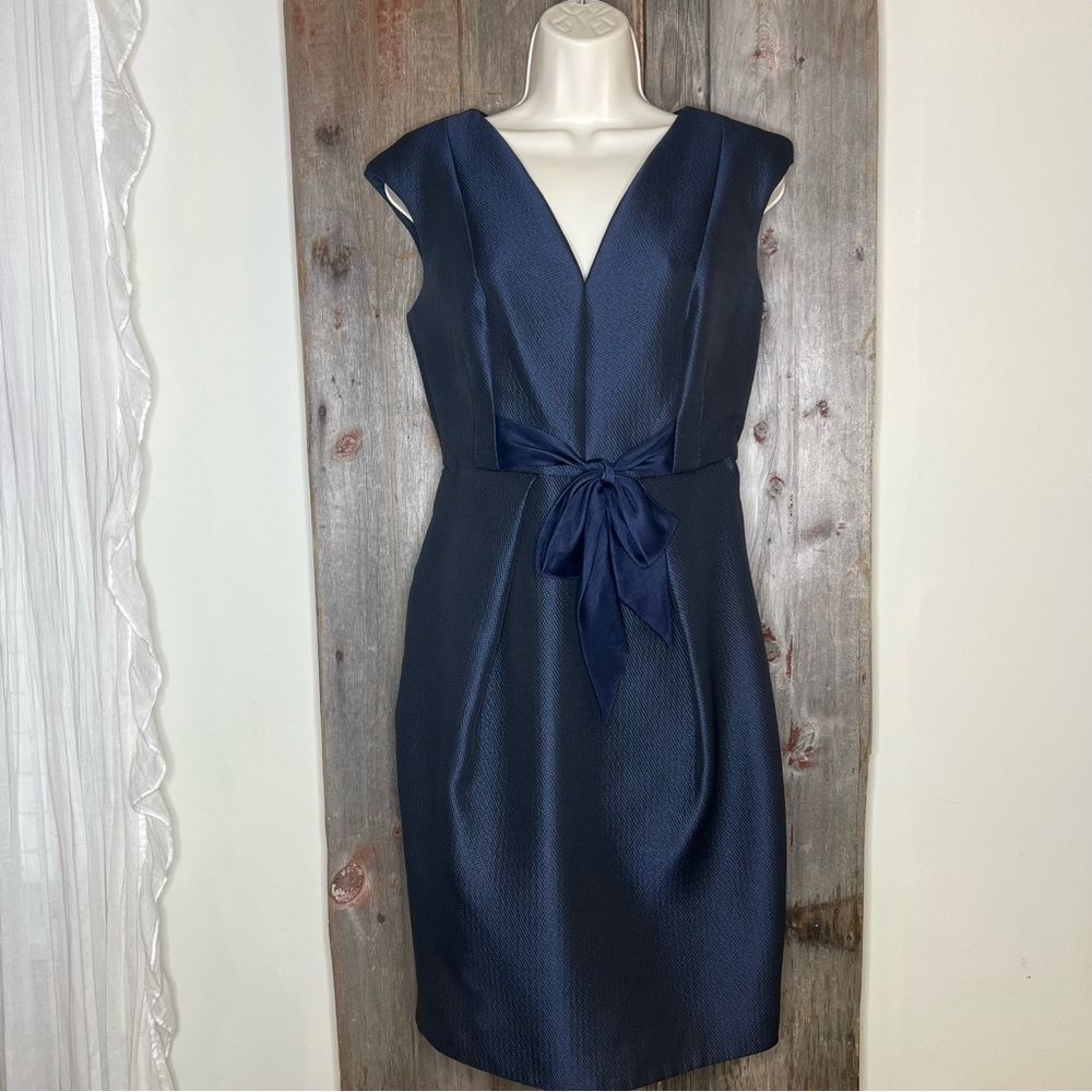 Carmen Marc Valvo Navy Pleated Sheath Cocktail Dress with Silk Bow size 4